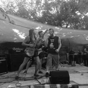 560996_264653883640074_1845018887_n